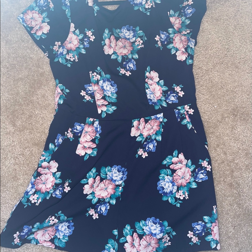 Floral romper with pockets